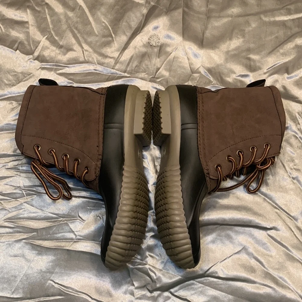 🌹 FLASH SALE 🔥MARLEYLILLY • Really Cute Monogrammed Duck Waterproof Boots